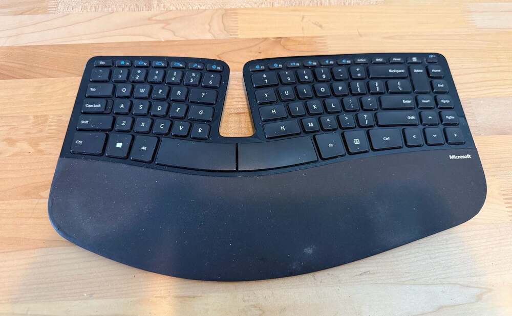 Microsoft Sculpt Ergonomic Edition Model 1559 - No Dongle